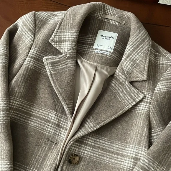 Abercrombie & Fitch Plaid Dad Coat